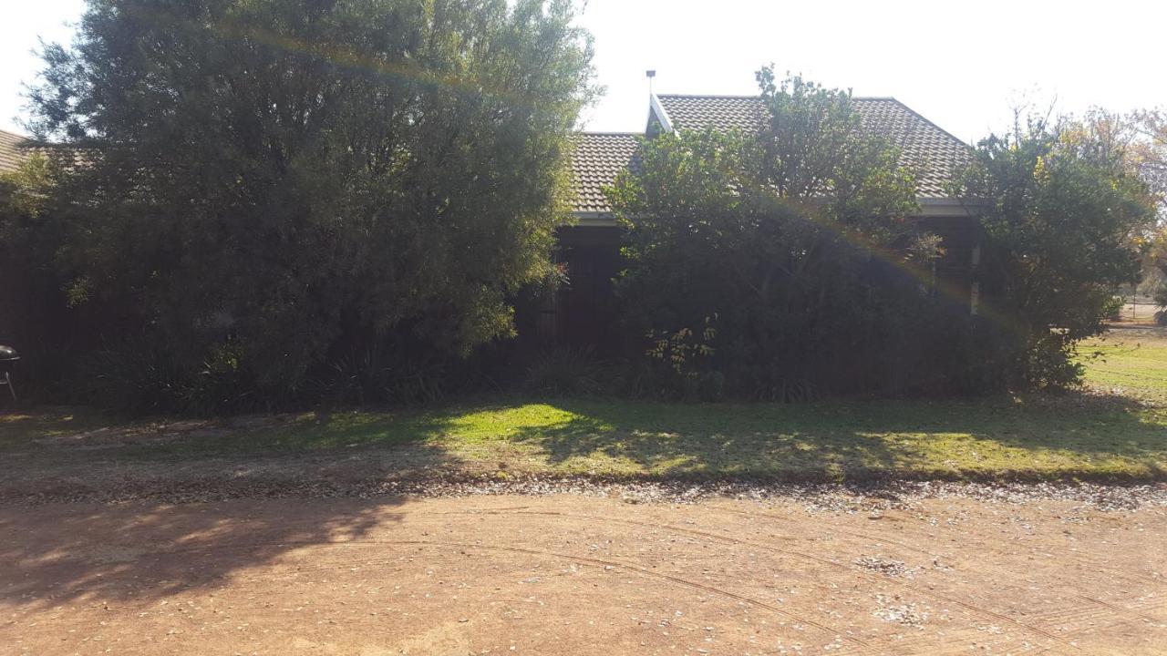 House, And Contractors Manor Meyerton