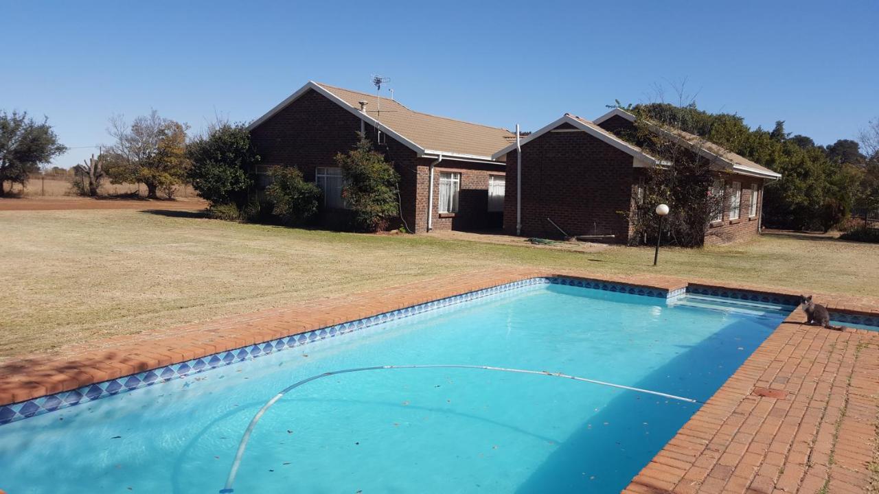 House, And Contractors Manor *