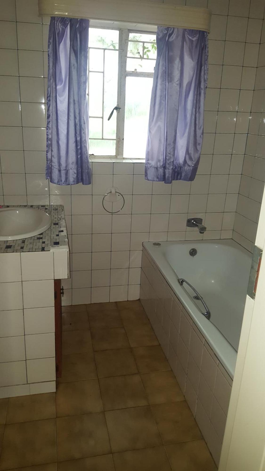 House, And Contractors Manor Apartment *
